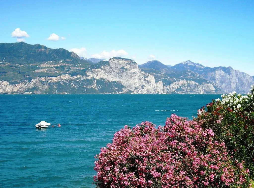 Hotel Nike Brenzone sul Garda 2*,  Ιταλία